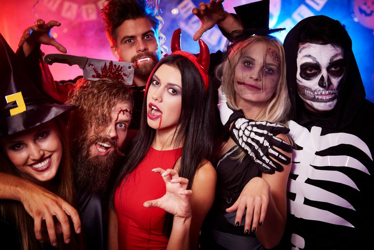 Bild zu 🎃 Gruselspaß 🕷 auf dem Dancefloor 💀 - Halloween Party🕺💃